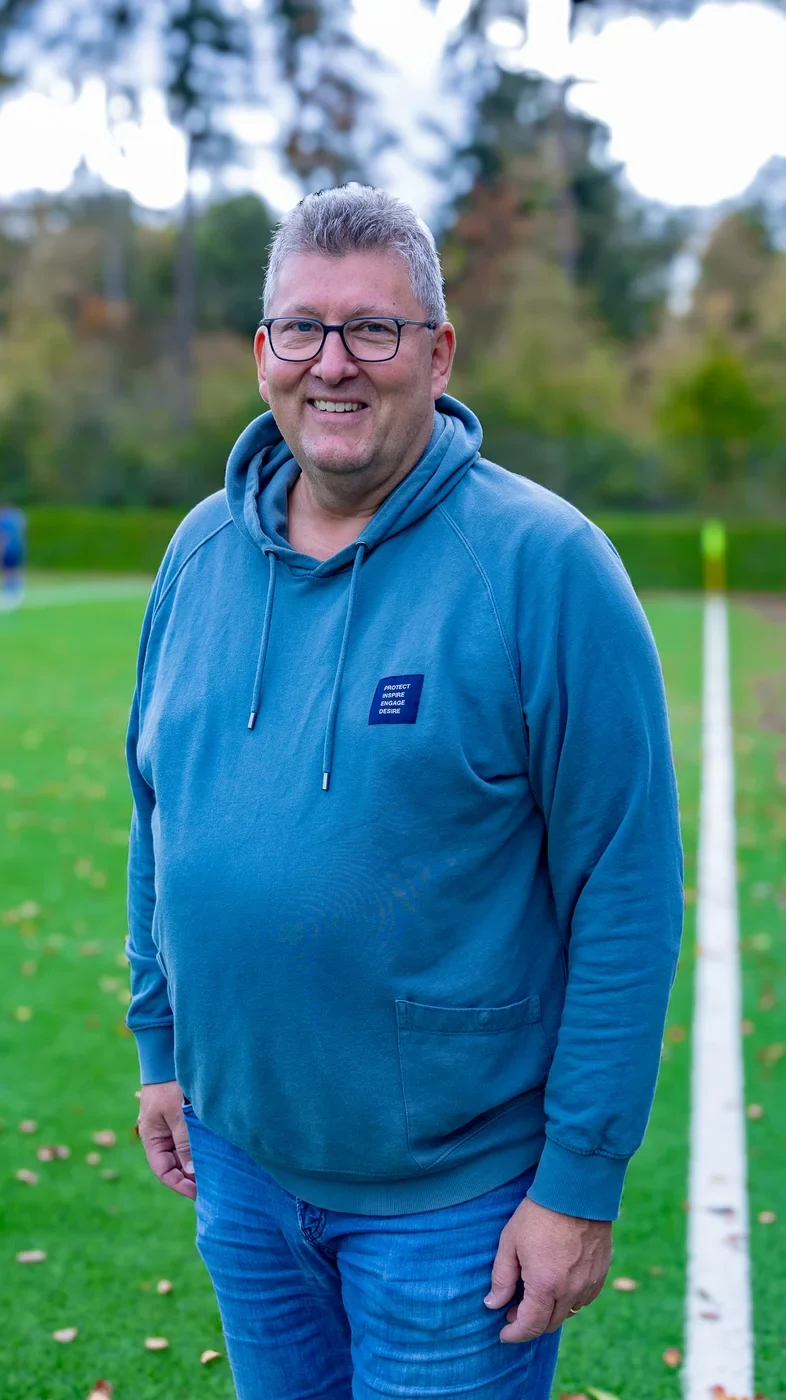 MARK SCHUSTER